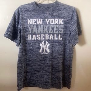 Boys XL yankees t-shirt